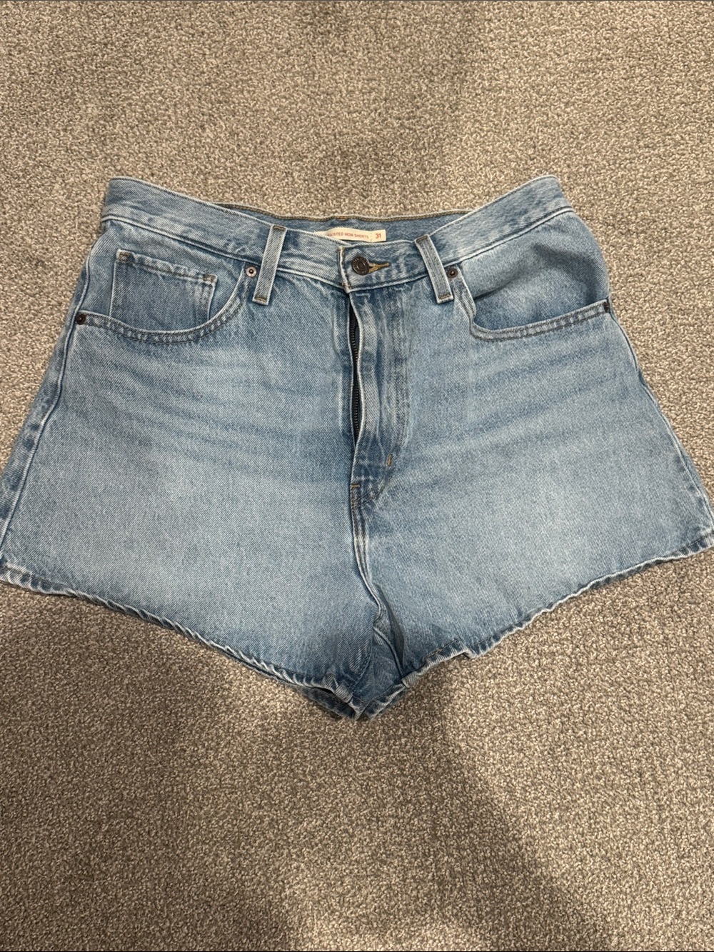 Levi’s High-Rise Mom Shorts